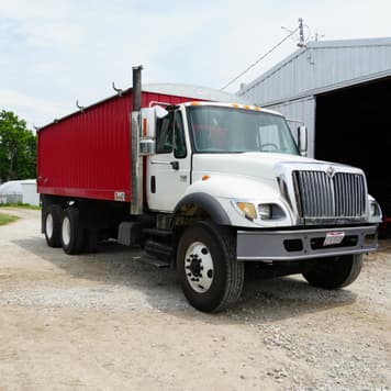 Main image International 7400